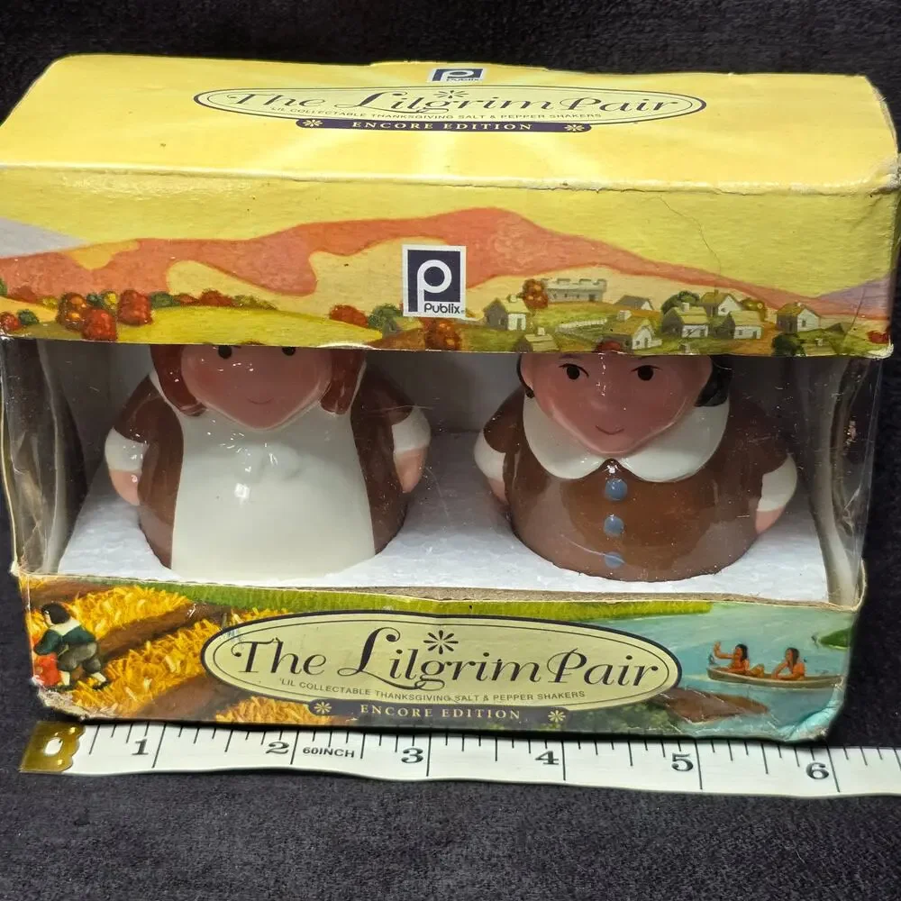Publix The Lilgrim Pair Lil Collectable Thanksgiving Pilgrim Salt Pepper Shaker